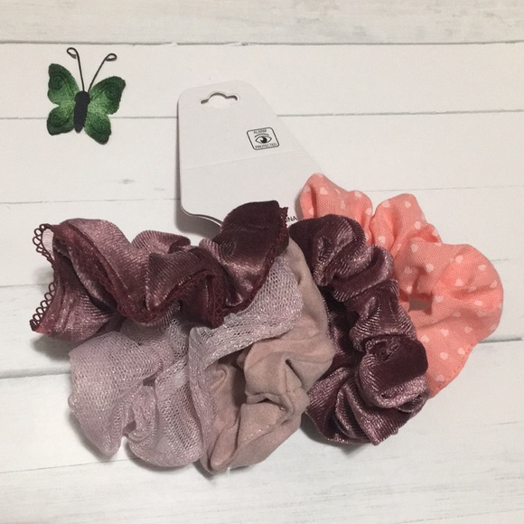 Noir Scrunchie Set - Picture 3 of 3